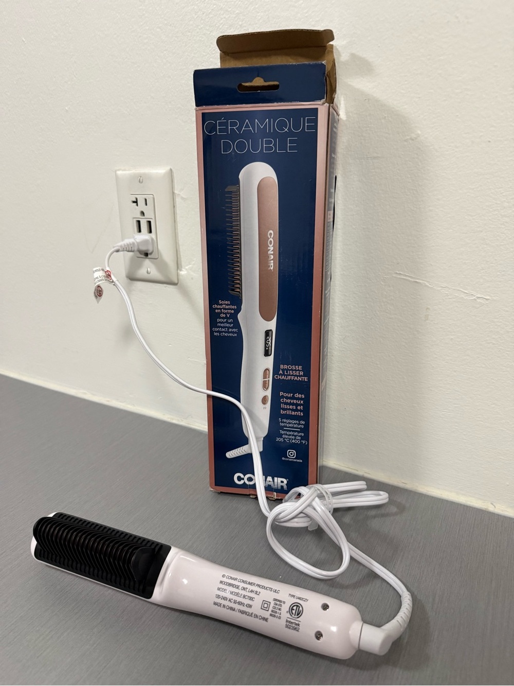 Conair Double Ceramic Heated Smoothing Brush – White/Rose Gold